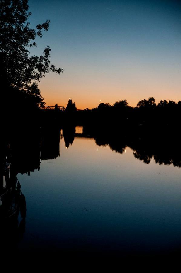 Péniche le défi Bed and Breakfast Marolles-sur-Seine Esterno foto